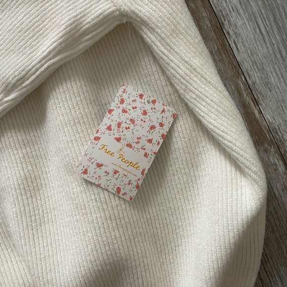 NWT free people sweater - Picture 2 of 3